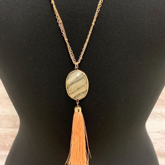 Oval Stone Tassal Necklace‎ - Picture 2 of 2